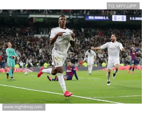 维尼修斯的足球之路：从青涩少年到世界顶级球星的成长故事