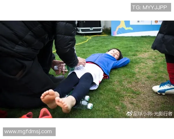 龙泉五小足球比赛精彩视频直播尽在这里快来一起为小球员加油助威