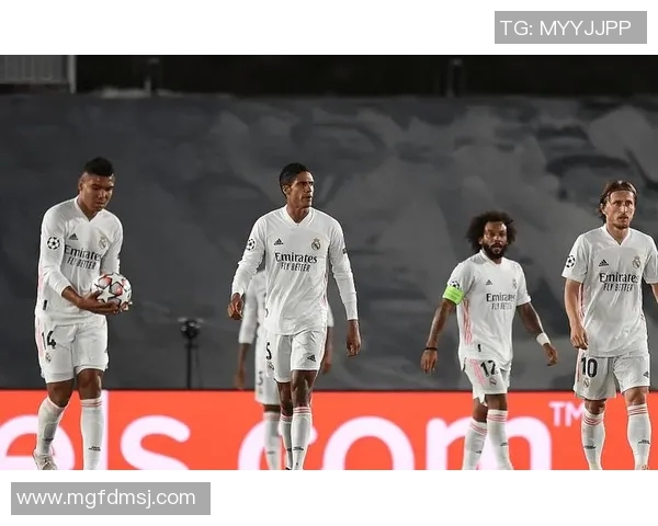 皇马马德里迎战劲敌全力争胜球迷热情高涨期待精彩对决