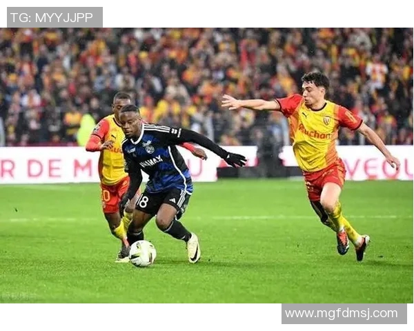 莱比锡红队迎战奥厄队争夺胜利展现球队实力与战术对决